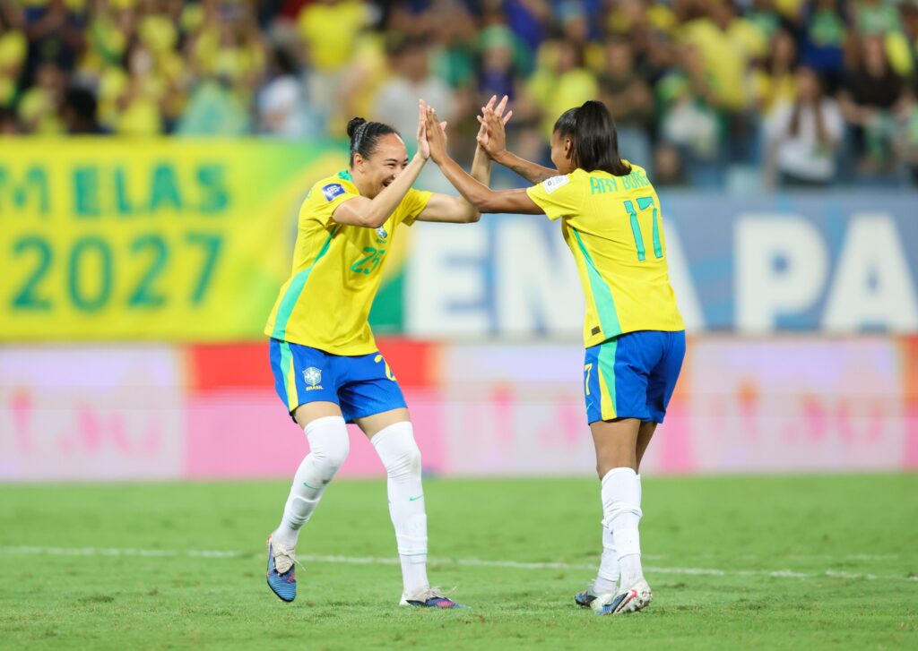 selecao-brasileira-feminina-vence-o-canada-e-e-campea-da-fifa-series