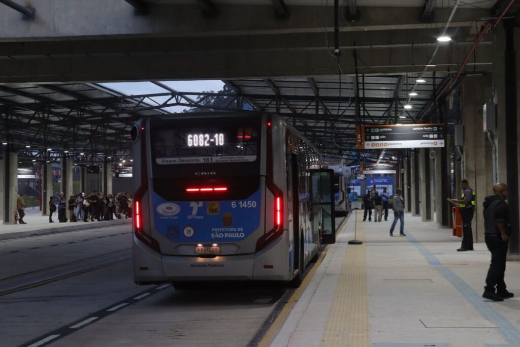 com-dois-terminais,-passageiros-dizem-que-rotina-piorou-em-varginha