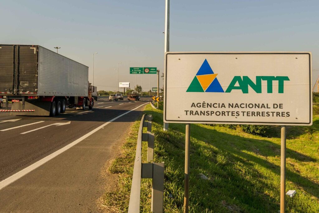 mpf-diz-que-antt-inventou-leilao-e-privilegia-grandes-empresas-de-onibus