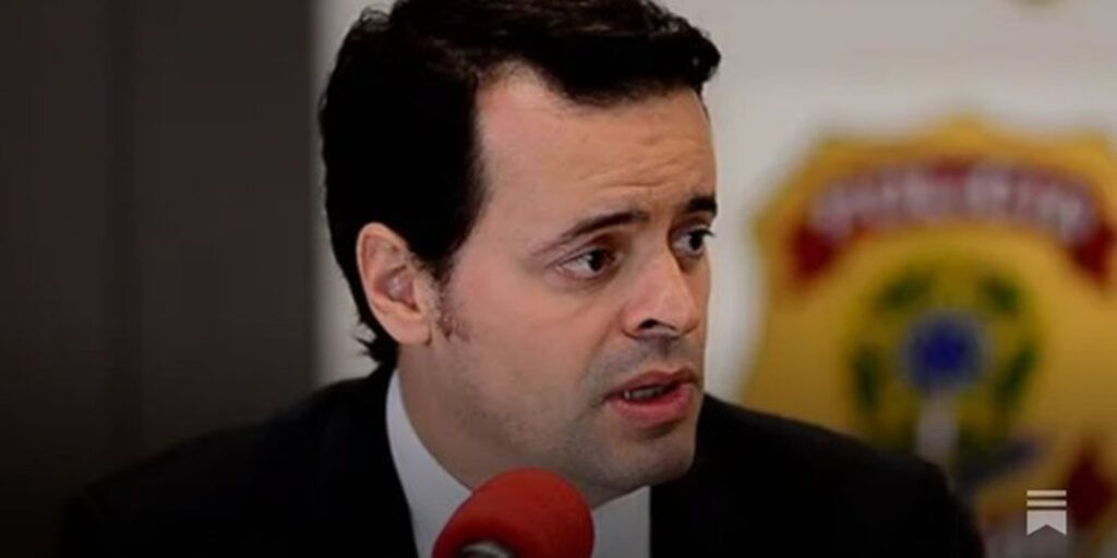 delegado-da-pf-que-atuou-na-prisao-de-ramagem-e-convidado-a-se-retirar-dos-eua