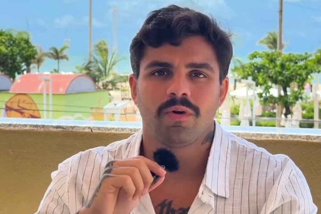 cafe-com-teu-pai-declara-guerra-apos-brigar-com-anitta-e-perder-perfil