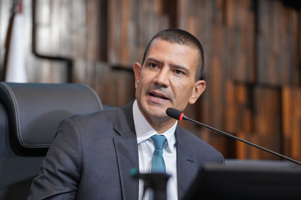 pdt-aciona-stf-para-anular-eleicao-de-douglas-ruas-na-alerj