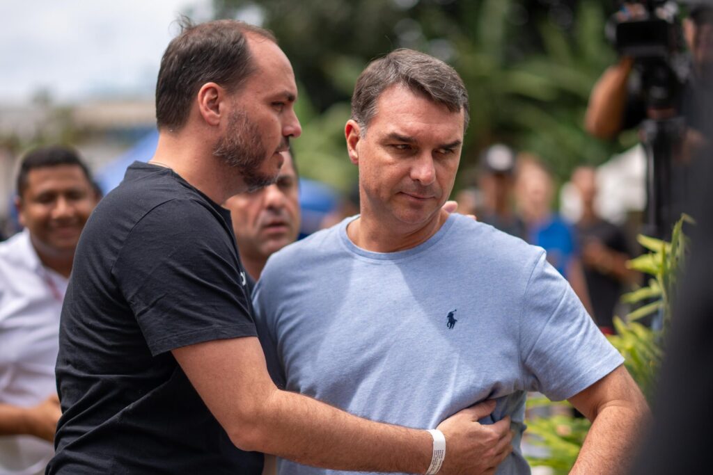 carlos-ameaca-“corrigir”-prefeitos-do-pl-que-nao-apoiem-flavio