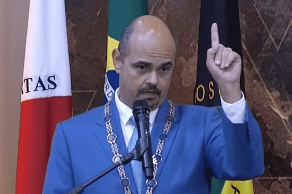 troca-de-farpas-entre-prefeito-e-governador-marca-evento-oficial-em-mg.-video