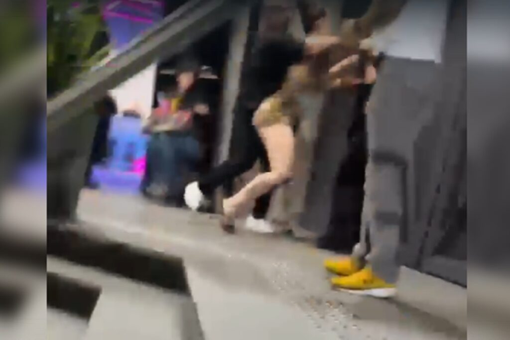 solta-o-pancadao:-duas-dj’s-saem-na-porrada-apos-suposta-traicao.-veja-video