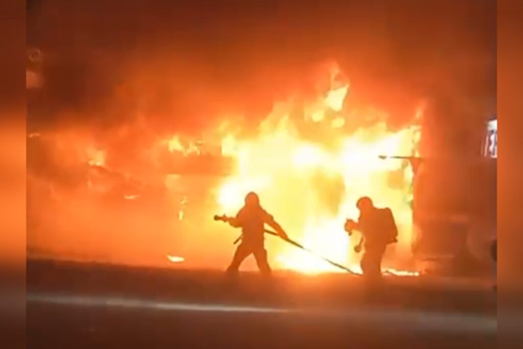 dog-do-cangaceiro,-em-ceilandia,-fica-destruido-apos-incendio.-veja-video