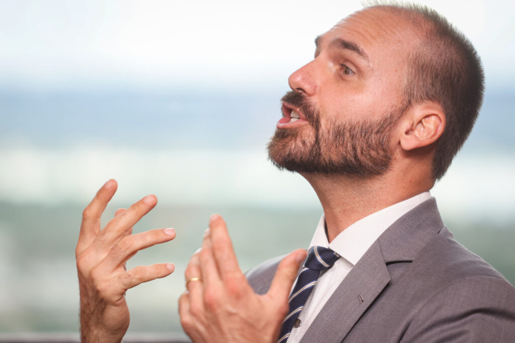 stf-tem-3-votos-para-condenar-eduardo-bolsonaro-por-difamacao-contra-tabata