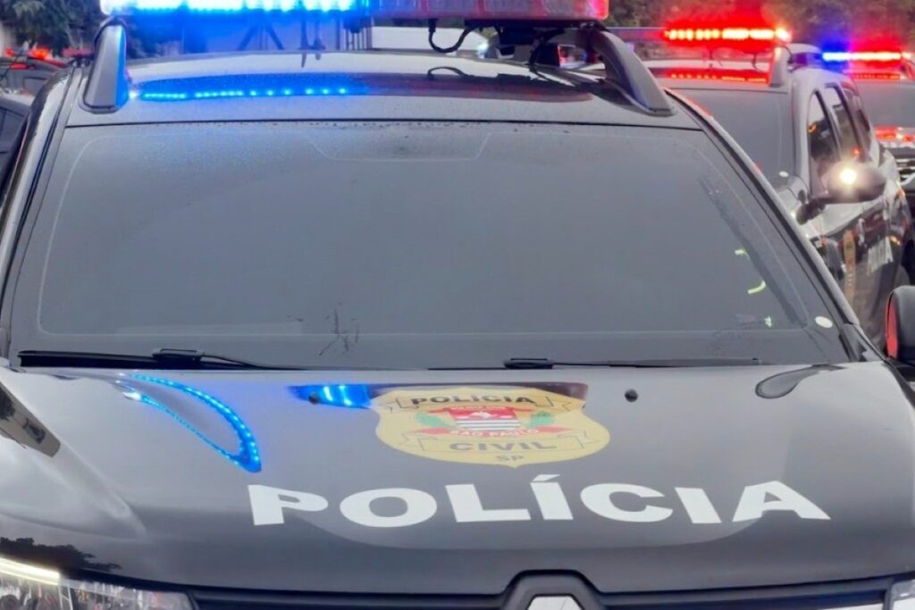 mulher-estranha-sumico-e-encontra-pai-e-irma-mortos-dentro-de-casa