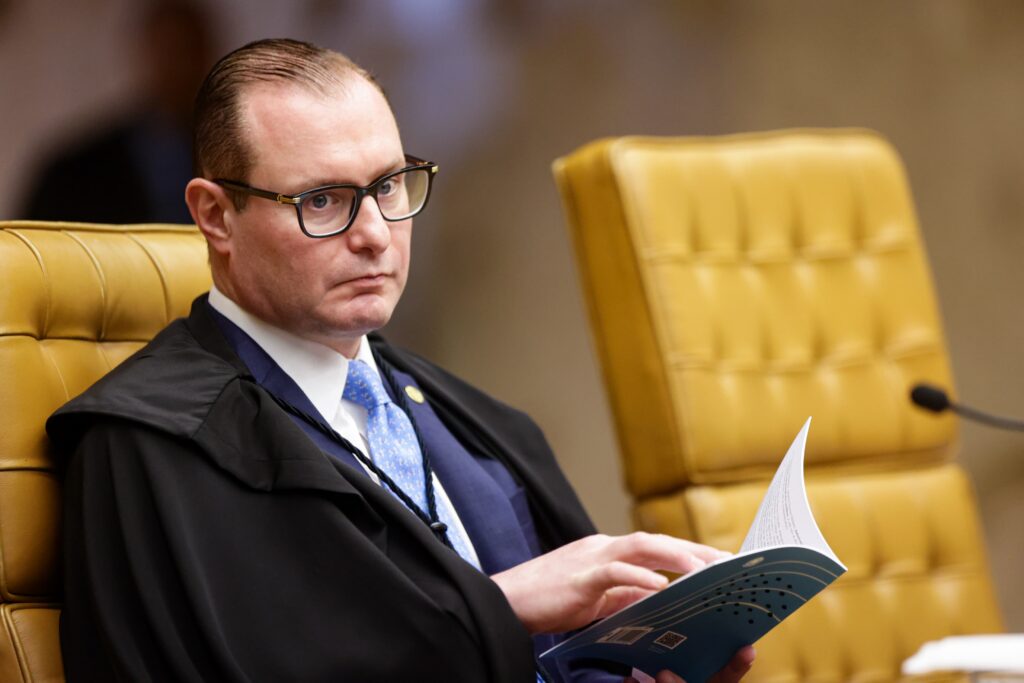 zanin-vota-para-condenar-eduardo-bolsonaro-por-difamacao-contra-tabata