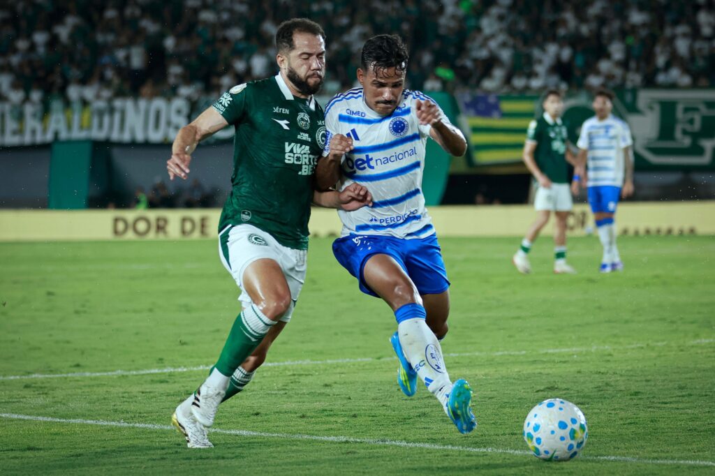 copa-do-brasil:-com-gol-no-fim,-goias-arranca-empate-contra-o-cruzeiro