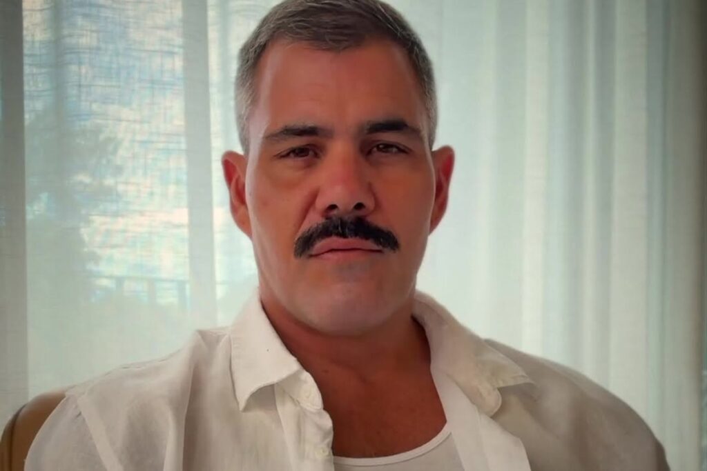 juliano-cazarre-“ignora”-polemicas-e-vai-para-a-chapada-dos-veadeiros