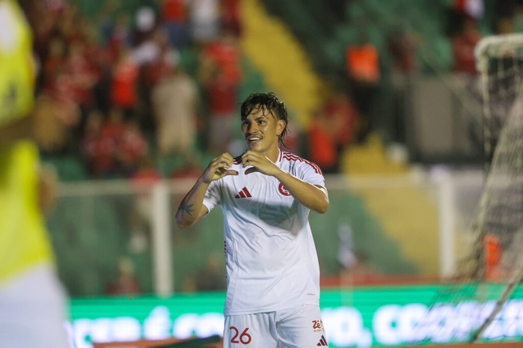 internacional-vence-o-athletic-de-virada-por-2-x1-pela-copa-do-brasil