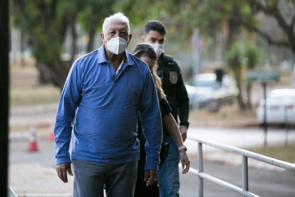 ex-deputado-tenta-usar-tempo-de-mandato-para-se-aposentar-no-inss