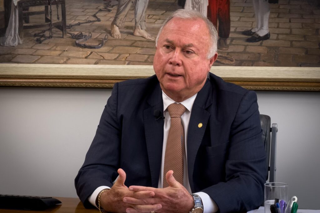 lider-do-pl-e-petista-se-“unem”-por-relator-da-pec-6×1-na-camara