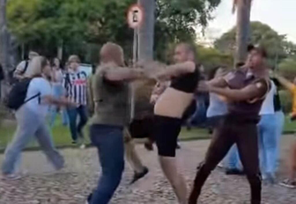 pre-candidatos-do-pl-e-estudantes-caem-na-porrada-em-batalha-na-ufmg.-video