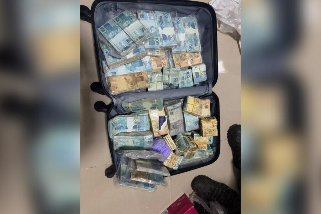 policia-mira-grupo-ligado-a-faccao-e-acha-mala-recheada-de-dinheiro.-veja-video