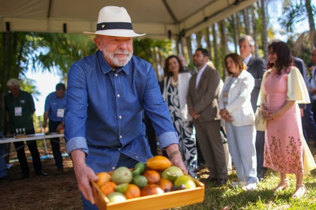 lula-diz-que-vai-levar-jabuticaba-para-“acalmar”-trump