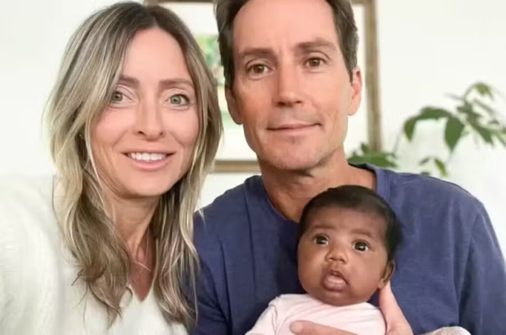 erro-em-fertilizacao-leva-casal-a-encontrar-pais-biologicos-da-filha