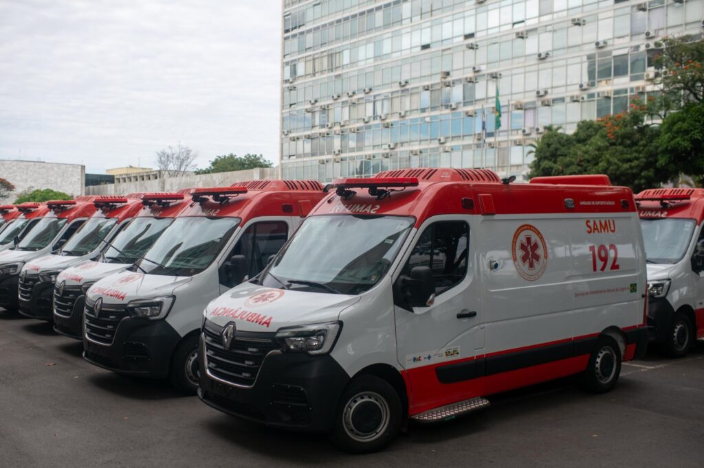 chama-o-samu!-servidor-e-detido-apos-pegar-ambulancia-para-ver-a-ex