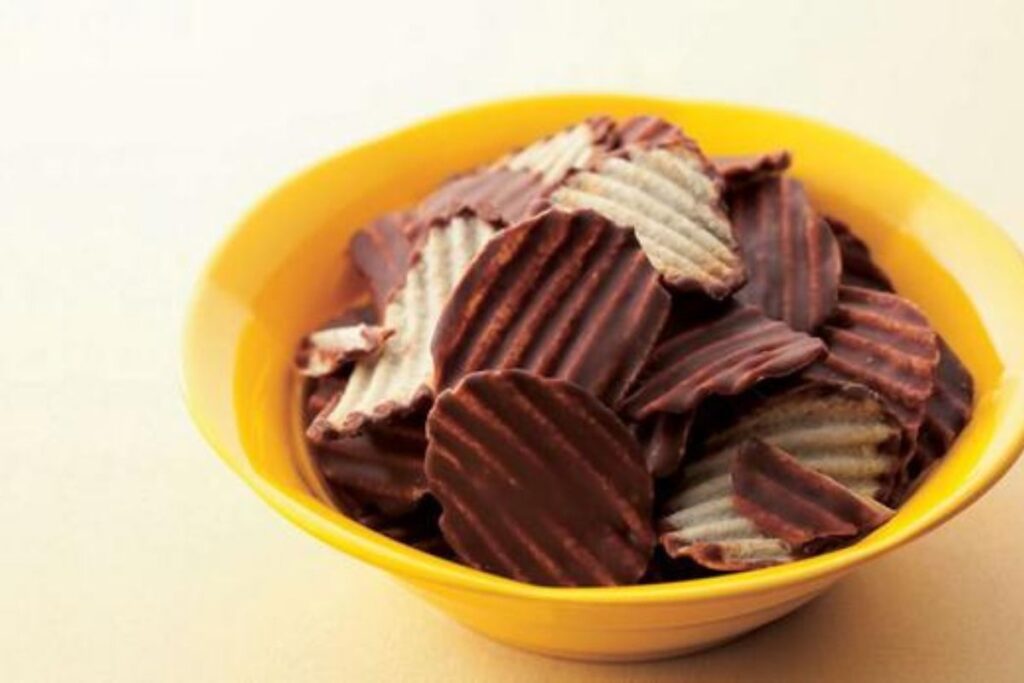 batata-chips-com-chocolate:-entenda-por-que-a-mistura-viralizou-na-web