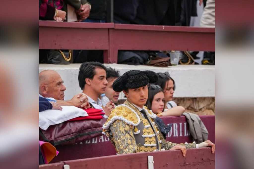 espanha:-toureiro-e-chifrado-e-fica-em-estado-grave-com-lesao-de-35-cm.-veja-video