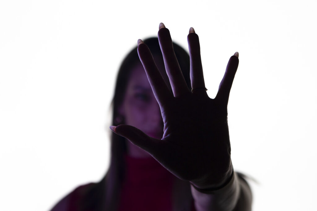 mulher-e-morta-com-pelo-menos-10-facadas-apos-briga-por-r$-30-em-date