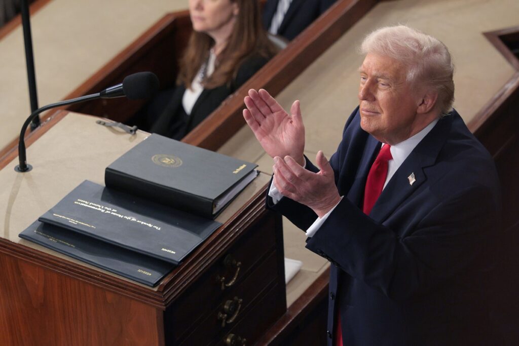 a-politica-erratica-de-trump-(por-ricardo-guedes)