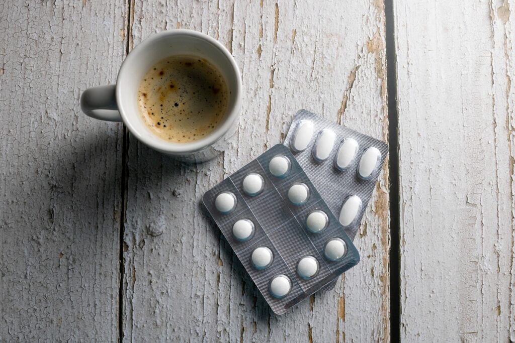 medico-revela-se-e-perigoso-tomar-o-remedio-de-pressao-apos-beber-cafe