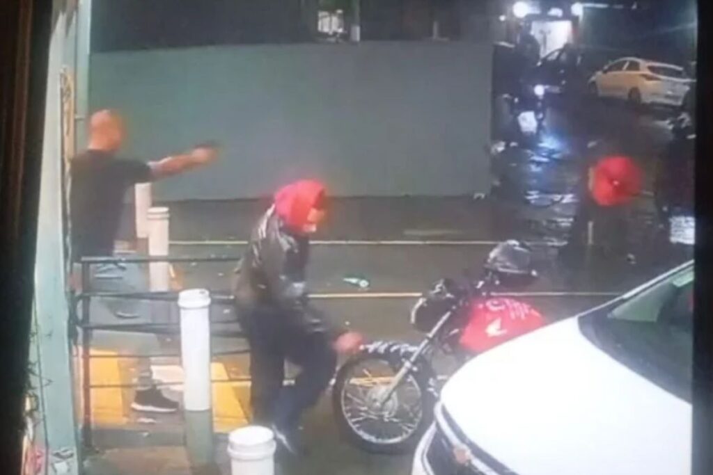 pais-de-jovem-negro-morto-com-11-tiros-por-pm-receberam-r$-200-mil