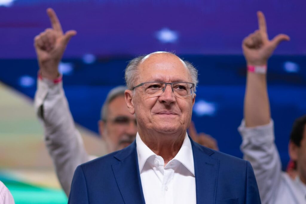 em-congresso-do-pt,-alckmin-ressalta-lealdade-a-lula:-“conte-comigo”