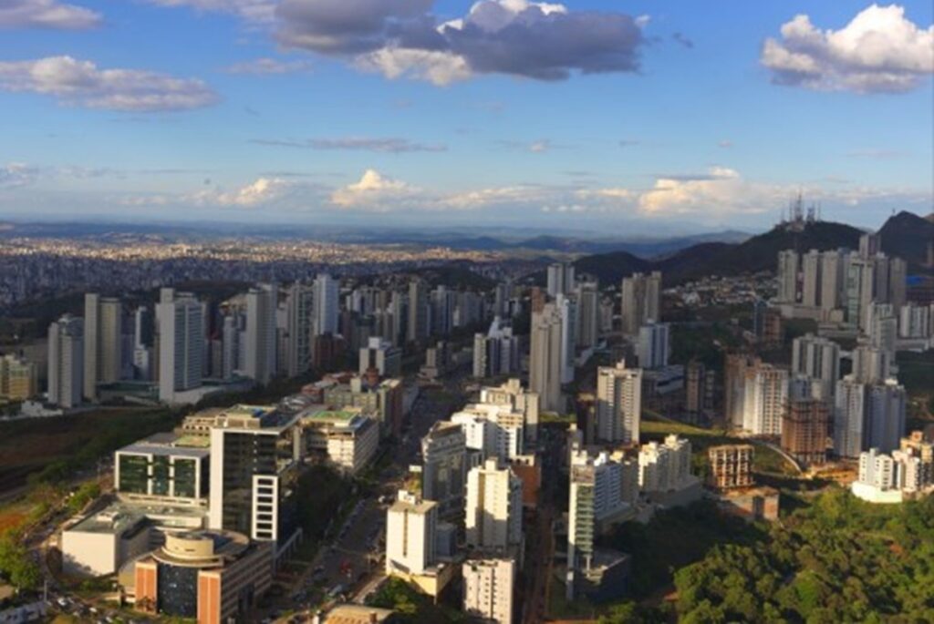 polemica-do-muro-em-mg:-ate-onde-se-pode-ir-na-busca-por-privacidade