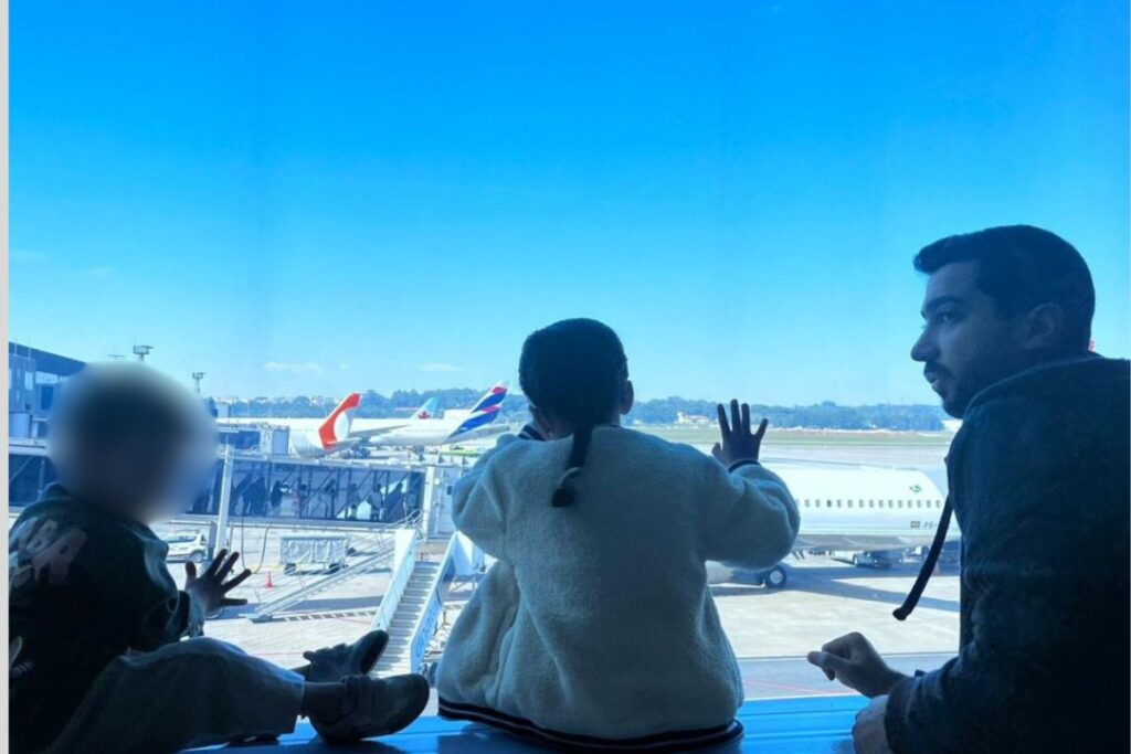 egipcios-retidos-em-aeroporto-acionam-comissao-de-direitos-humanos.-veja-video