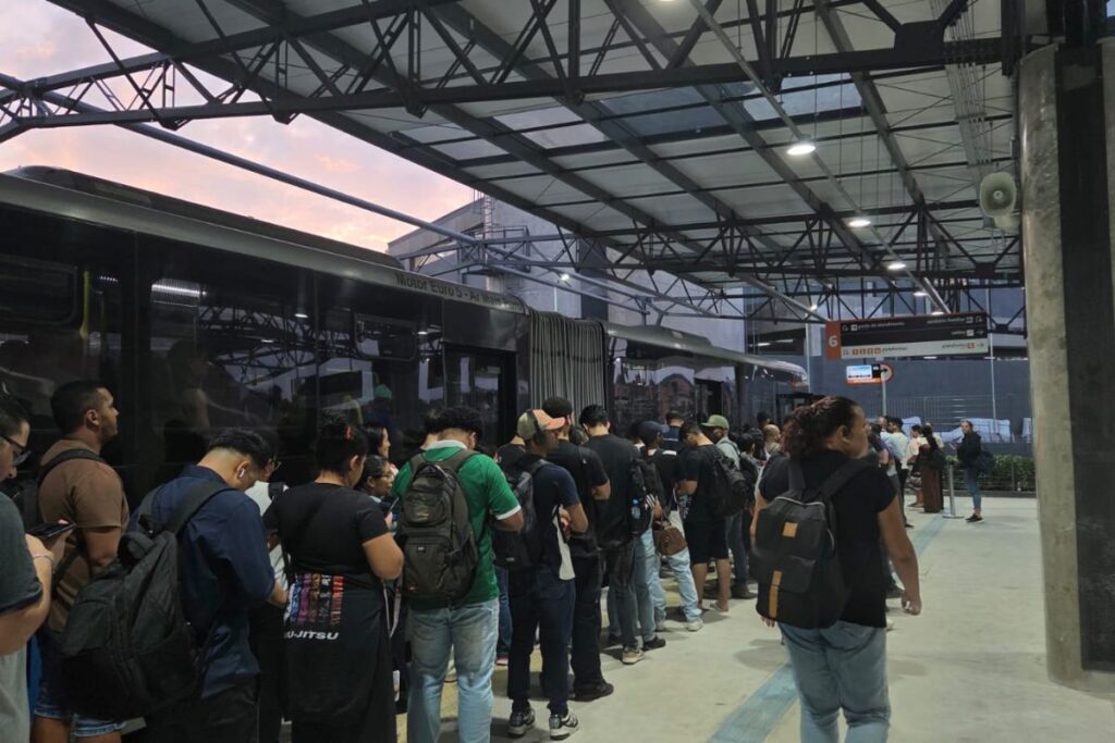 apos-queixas,-onibus-entre-terminais-em-varginha-passa-a-ser-gratuito