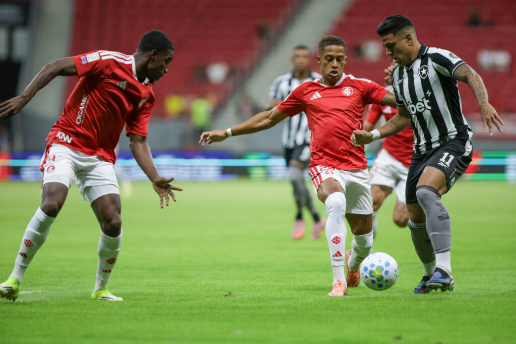 botafogo-x-internacional-jogam-em-brasilia-pelo-brasileirao;-siga