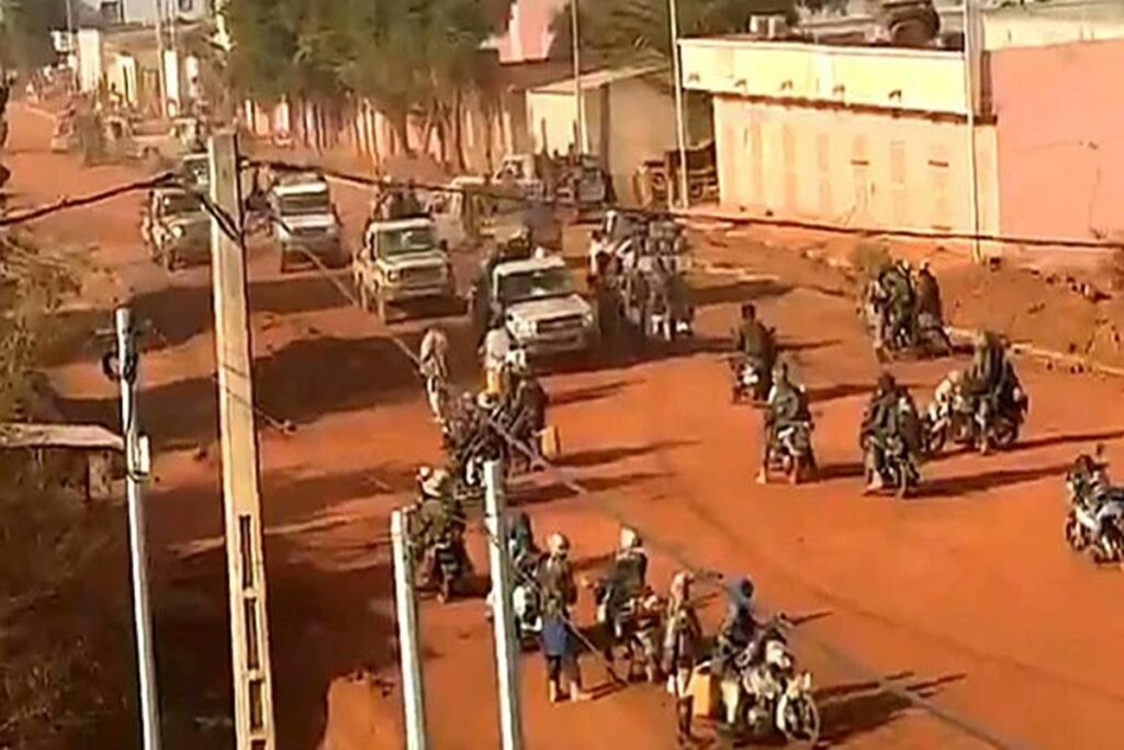 grupo-ligado-a-al-qaeda-ataca-governo-do-mali-e-mata-ministro