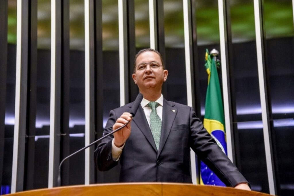 secretario-de-bruno-reis-mandou-emenda-a-ong-de-cunhado-e-ex-assessora