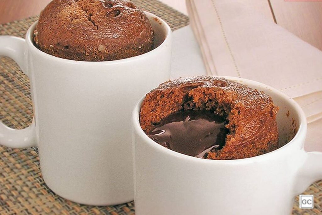 petit-gateau-de-caneca-na-air-fryer-fica-pronto-em-minutos;-aprenda