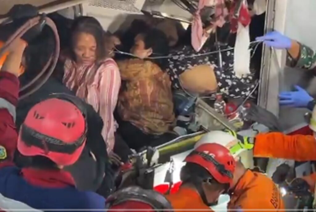 batida-entre-trens-deixa-ao-menos-14-mortos-na-indonesia