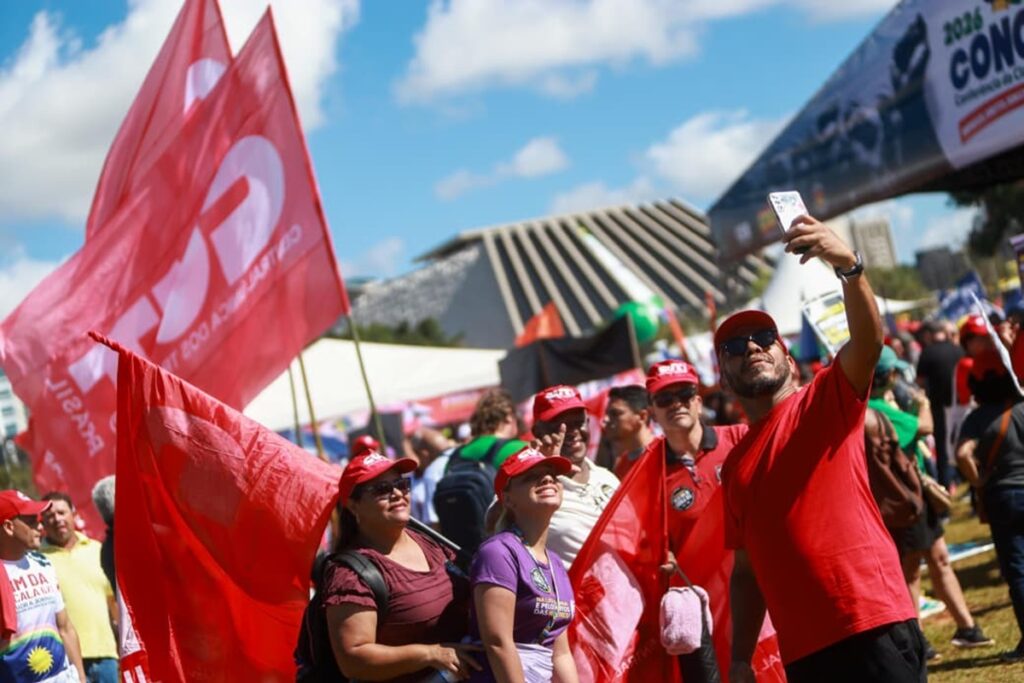 motta-reforca-intencao-de-levar-fim-da-escala-6×1-ao-plenario-em-maio