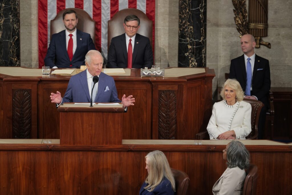 no-congresso,-rei-charles-iii-destaca-“alianca-historica”-entre-reino-unido-e-eua