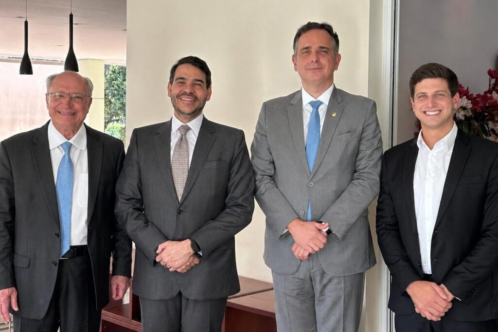messias-recebe-apoio-de-psb-na-vespera-de-sabatina-no-senado