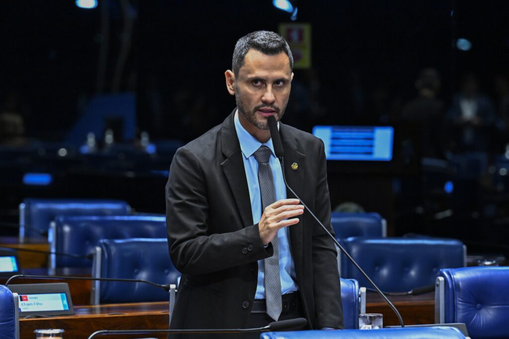 politicos-de-mg-apostam-que-cleitinho-pode-desistir-mesmo-liderando