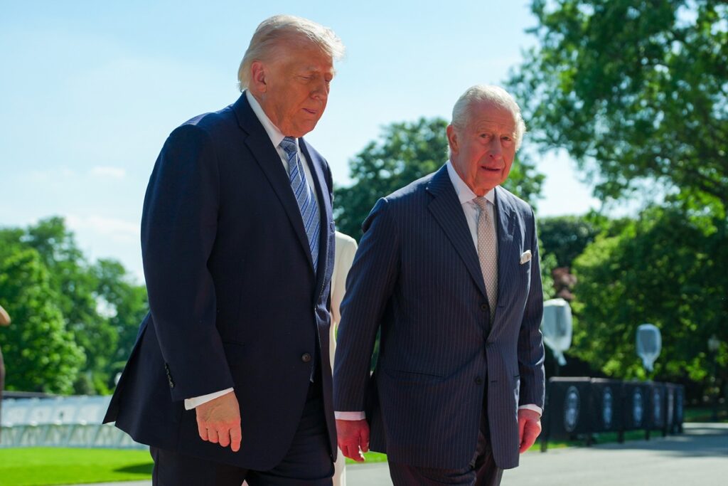 trump-diz-que-rei-charles-concorda-que-ira-nao-deve-ter-arma-nuclear