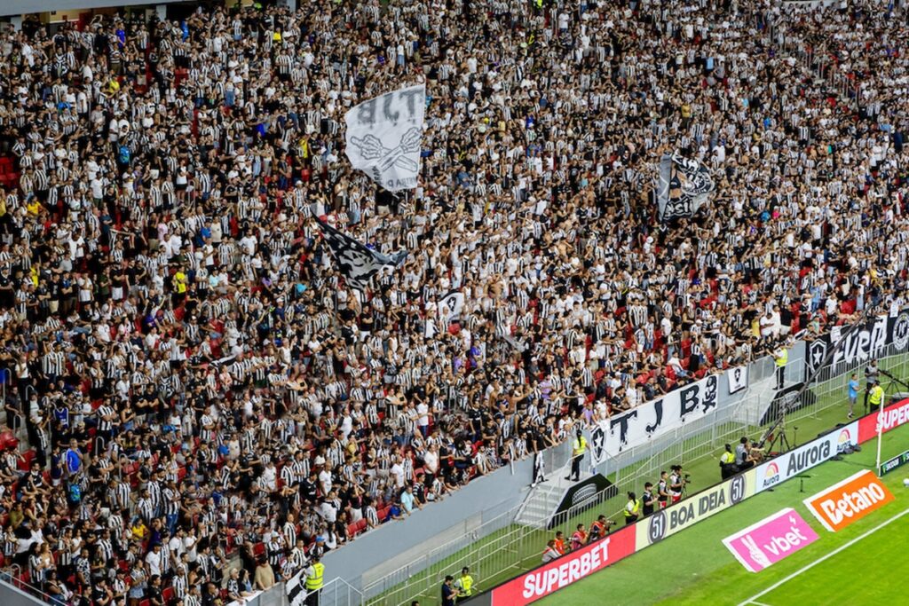 metropoles-sports:-botafogo-x-internacional-arrecada-4-toneladas-de-alimentos