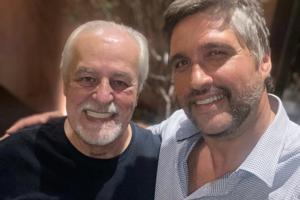 leo-chaves-se-declara-apos-morte-do-pai:-“dificil-te-perder”.-veja-video