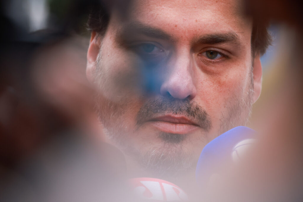 preso,-bolsonaro-articula-lista-de-candidatos-ao-senado,-diz-carlos