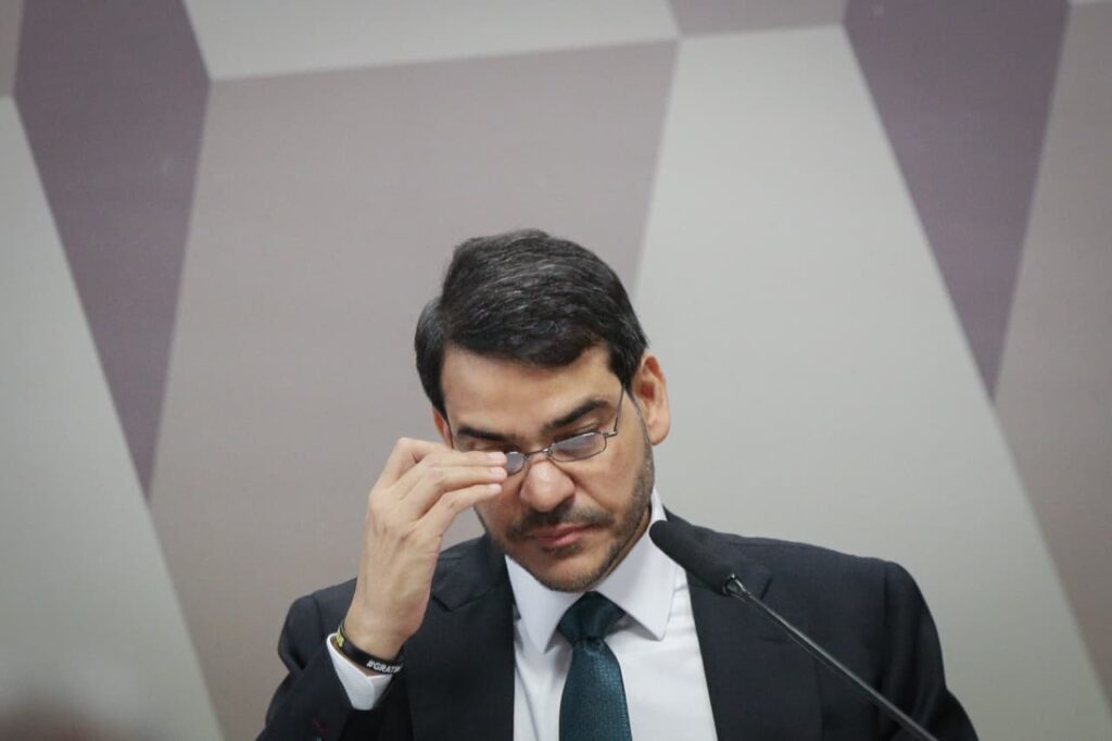 messias-diz-que-e-“totalmente-contra-o-aborto”,-mas-defende-olhar-com-humanidade