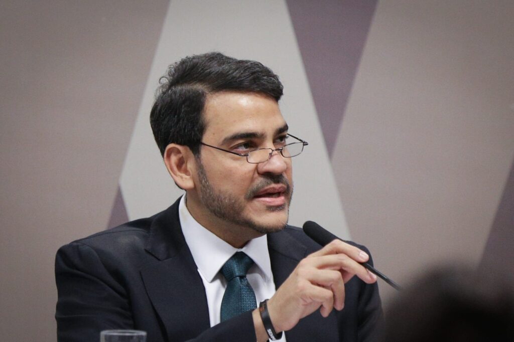 em-sabatina-na-ccj,-messias-diz-que-stf-nao-pode-ser-“procon-da-politica”.-siga-no-youtube