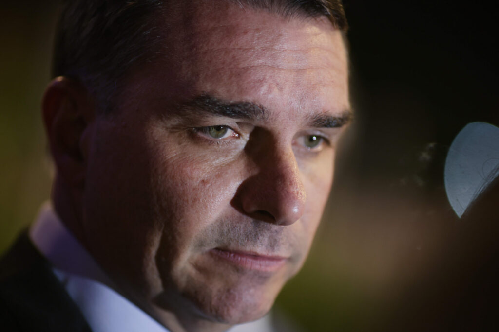 flavio-critica-lula-e-defende-presos-do-8/1;-messias-rebate:-“nao-e-ato-de-vinganca”