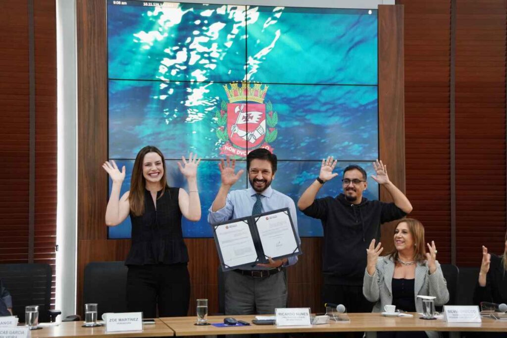 nunes-sanciona-lei-de-zoe-martinez-que-inclui-categoria-surdolimpica-em-bolsa.-veja-video